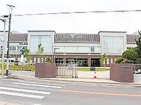 八千代市立八千代中学校(1300m)