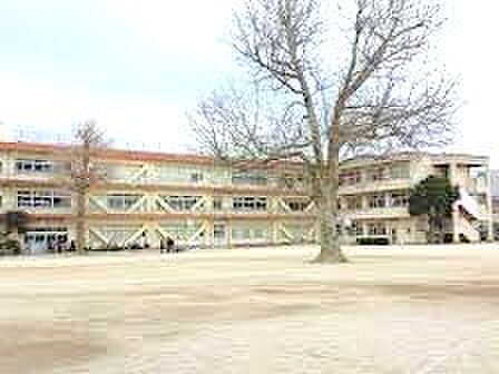 八千代市立大和田小学校(550m)