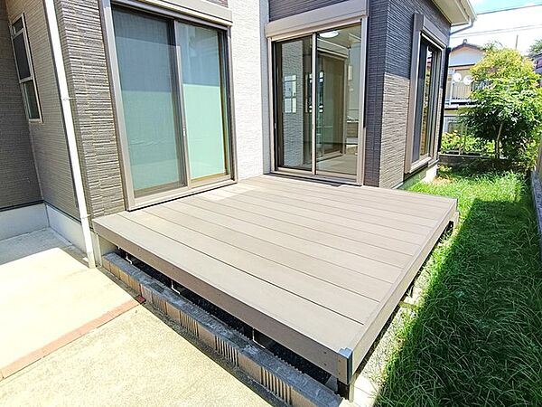 ウッドデッキ