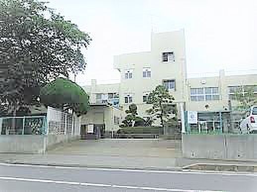 千葉市立草野中学校（850m）