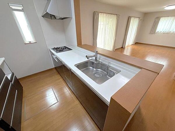 ※居住中のため、AIにて家具消しを行ってします