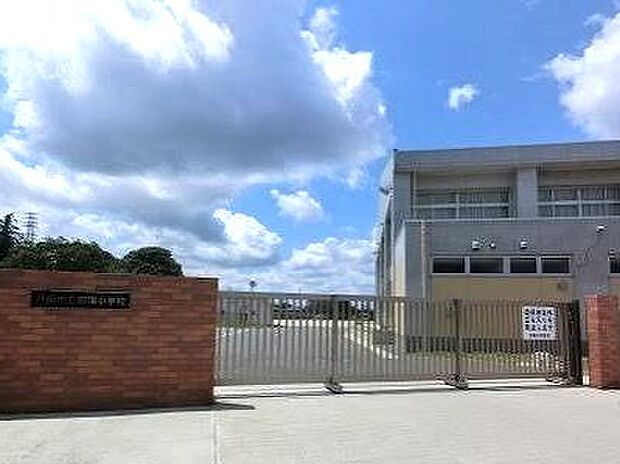 八街市立朝暘小学校（1600m）