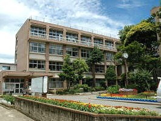 鎌ケ谷市立初富小学校（1300m）