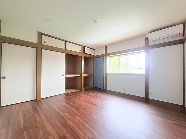 洋室8帖