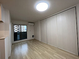 グリュック 2階1LDKのリビング/ダイニング