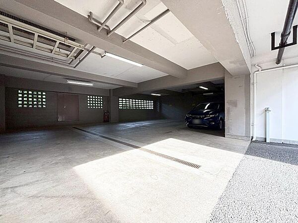 ■駐車場■　駐車場付きで、マイカー派の方にも安心です。