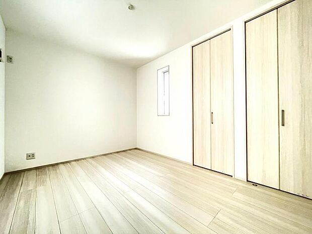 洋室6帖。居室には収納スペースが豊富なため、シンプルですっきりとした暮らしが実現できます。