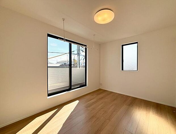 洋室6.1帖 日々の疲れを癒してくれる主寝室。自由度が高いので家具のレイアウトでお好みの空間を創りだせます。(2025.9.6撮影)