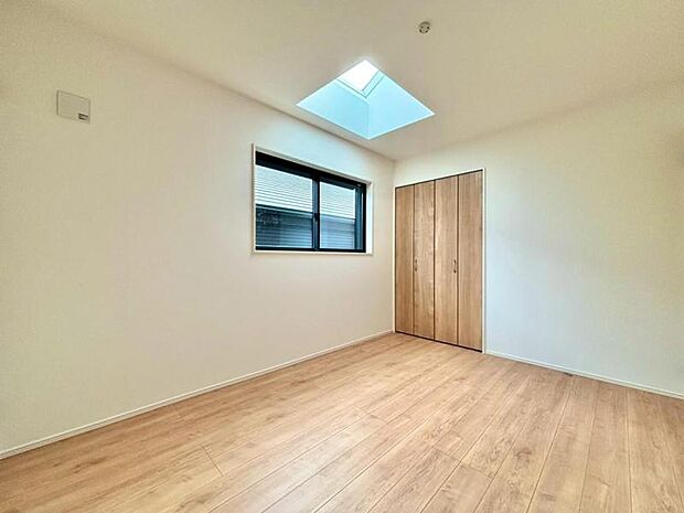 洋室6帖　日々の疲れを癒してくれる主寝室。自由度が高いので家具のレイアウトでお好みの空間を創りだせます。