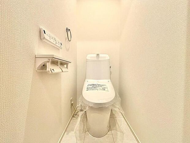 清潔感の溢れるトイレです。落ち着いた空間で安らぎのひとときをお過ごし頂けます。2か所あり