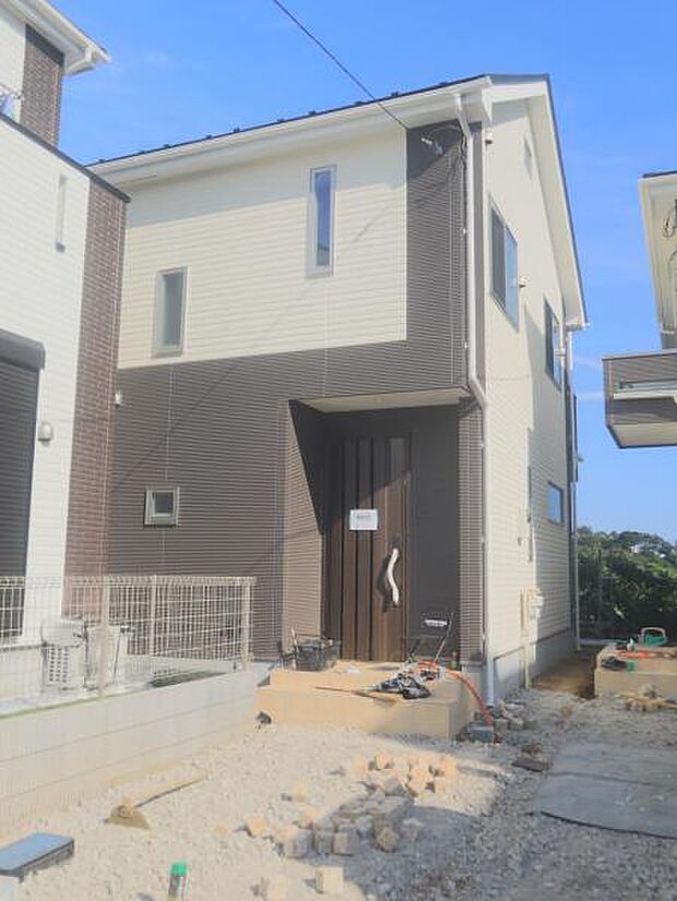 玄関につながる駐車スペースなので重い荷物の出し入れの負担を最小限に抑えられます。（2025.9.26撮影）