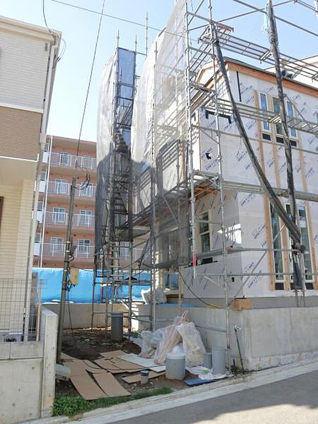 玄関につながる駐車スペースなので重い荷物の出し入れの負担を最小限に抑えられます。(2026.3.5撮影)