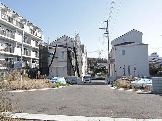 現地で広さのご体感ができます。図面と合わせてご説明しますので、お気軽にお問い合わせください(2025.12.1撮影)