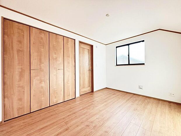 洋室6帖 居室には収納スペースが豊富なため、シンプルですっきりとした暮らしが実現できます。