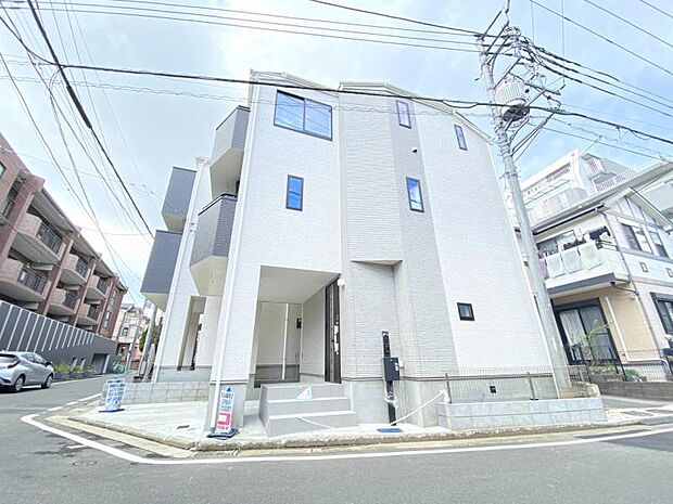 「小机」駅徒歩14分　生活に便利な設備・仕様を揃えた快適住宅です。