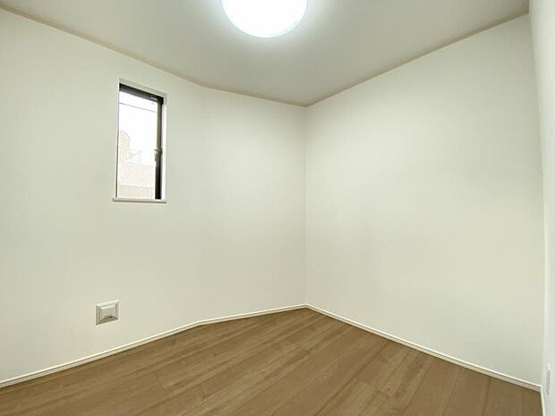 洋室3.28帖　1人ひとりの大切なプライベート空間。シンプルに仕上げてあります。