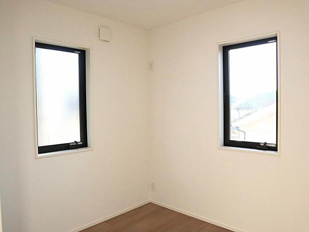 納戸4.5帖　大切なプライベート空間。シンプルに仕上げてあります。