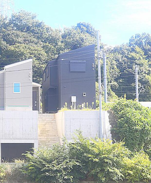 駅徒歩14分　豊かな居住性とクオリティが見事に調和した住空間は住まうことの喜びを感じさせてくれます。