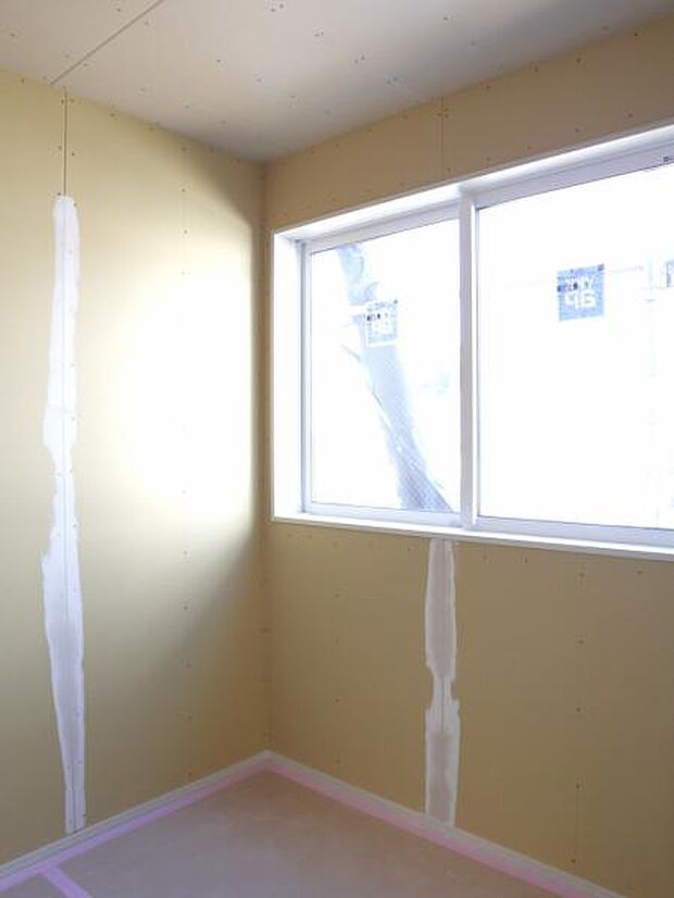 6帖　日々の疲れを癒してくれる主寝室。自由度が高いので家具のレイアウトでお好みの空間を創りだせます。