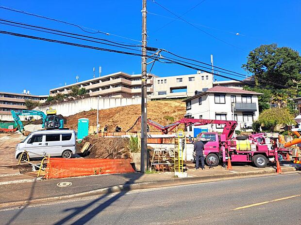 この場所だからこそ叶えられる開放感、陽光を取り入れた住宅です。是非現地でご体感くださいませ。(2025.10.17撮影)