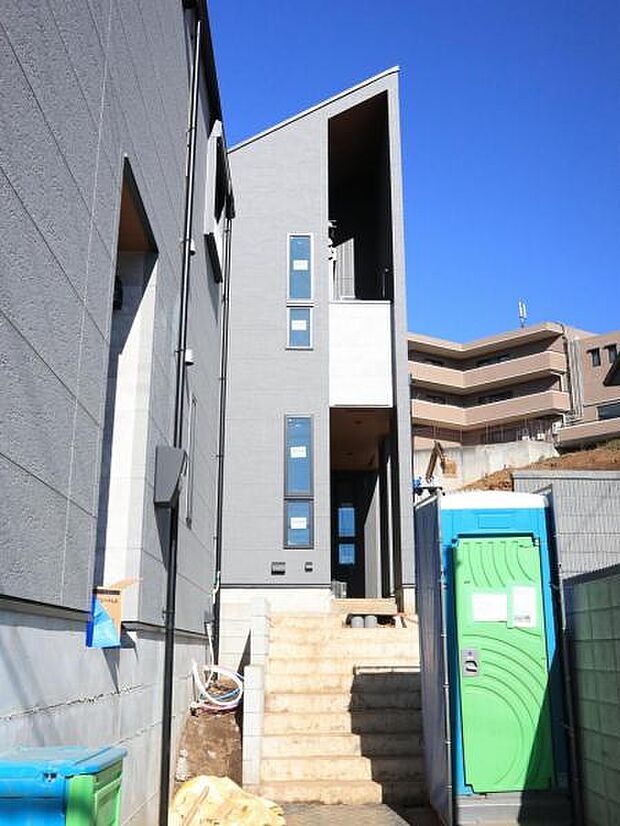 「鴨居」駅徒歩16分　生活に便利な設備・仕様を揃えた快適住宅です。（2026.1.9撮影）