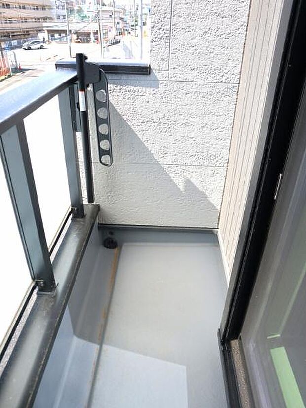 風通しのよいバルコニー。お洗濯物も乾かしやすいですね。