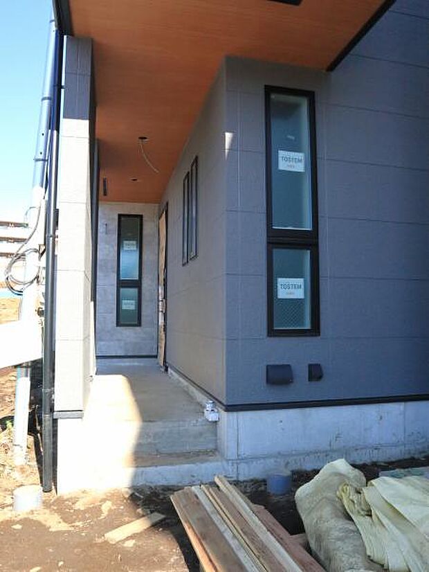 雑多な玄関ではなくスッキリ空間としてお家の顔になるよう設計いたしました。（2026.1.9撮影）