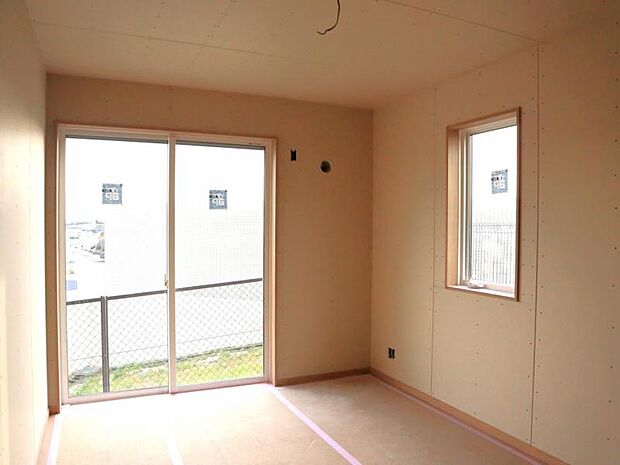 洋室6帖　居室には収納スペースが豊富なため、シンプルですっきりとした暮らしが実現できます。（2026.1.26撮影）