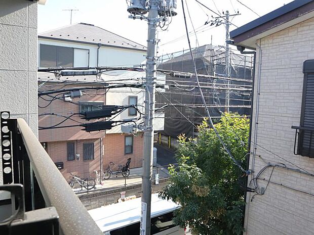 この街ならではの美しい風景と、ここから紡がれる物語が始まります。