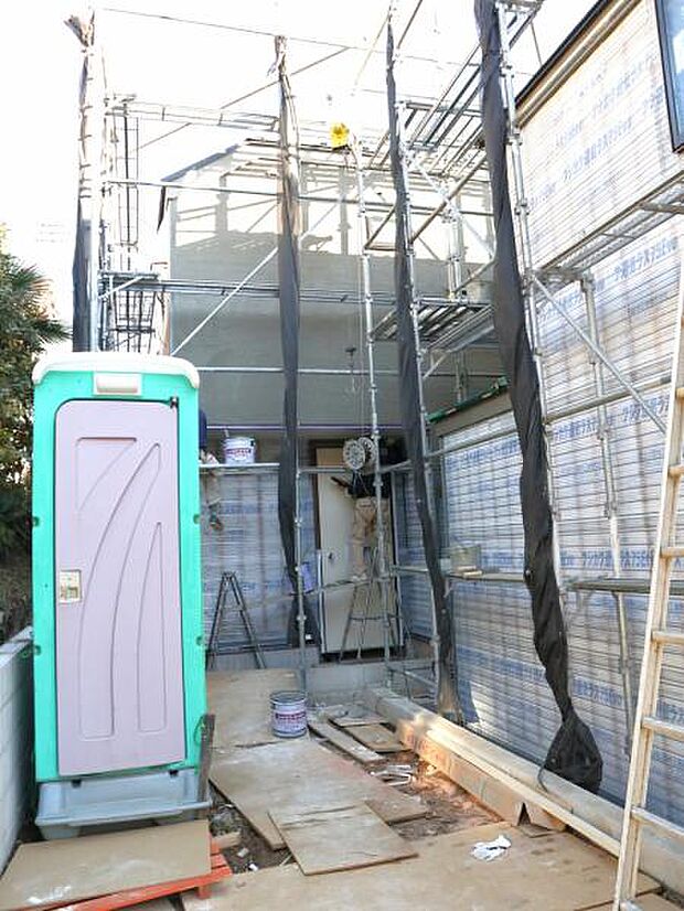 「高田」駅徒歩13分 生活に便利な設備・仕様を揃えた快適住宅です。(2025.11.28撮影)