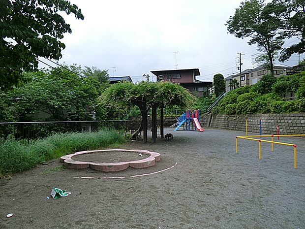 鴨居公園　150ｍ