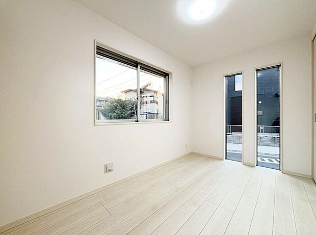 1階居室5帖　住まう方自身でカスタマイズして頂けるようシンプルにデザインされております。自由度が高いので現地にて配置などを打ち合わせさせて頂きます。（2026.1.16撮影）