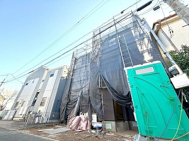 前面道路4ｍです。毎日のお車の出し入れもストレスなく行えます。（2026.1.16撮影）