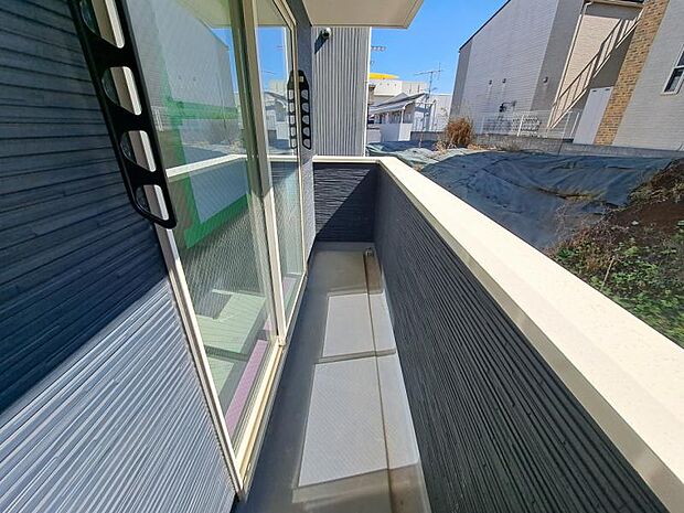 風通しのよいバルコニー。お洗濯物も乾かしやすいですね。(2026.3.12撮影)