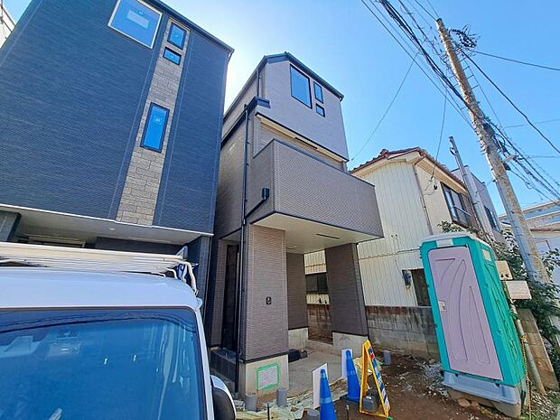 玄関につながる駐車スペースなので重い荷物の出し入れの負担を最小限に抑えられます。(2026.3.12撮影)