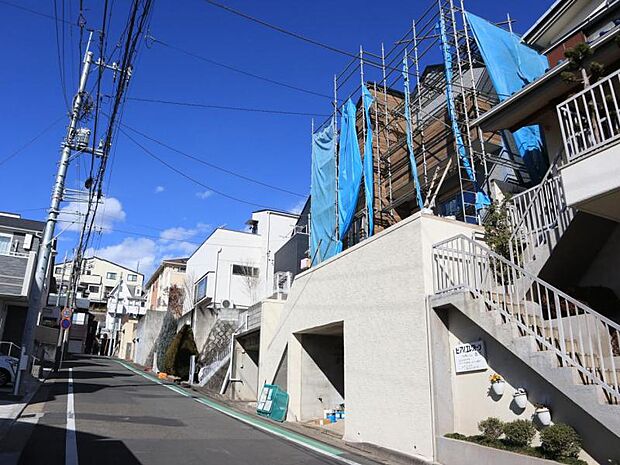 前面道路6.63です。毎日のお車の出し入れもストレスなく行えます。（2026.1.22撮影）