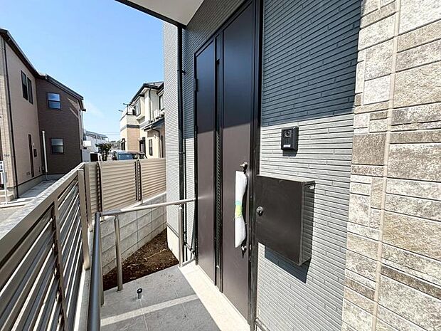 高いデザイン性を持つ玄関は、安らぎに満ちた生活空間を予感させてくれます。