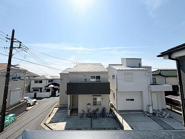 ホット一息つきたいときに望むこの眺望。リラックスできる空間になりますね!