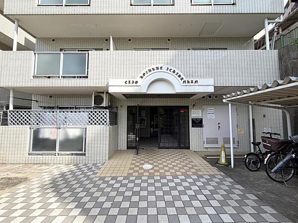 居住者の帰り、訪れる方を優しく迎えてくれるエントランスです。