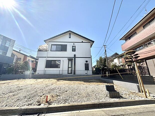 この場所だからこそ叶えられる開放感、「陽光を取り入れた住宅」です。是非現地でご体感下さいませ。