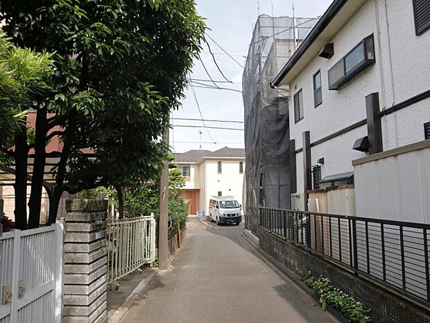 更地の状態をご覧頂くことで、隣接した環境をしっかりとご確認頂けます。(2026.5.28撮影)