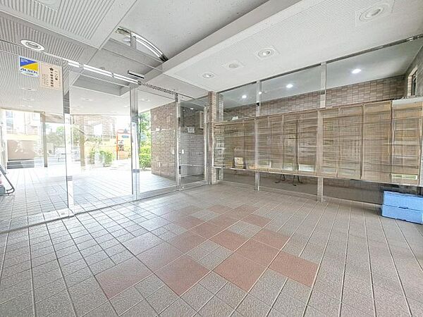 管理の行き届いた清潔感のあるロビー。毎日帰ってくるのが楽しみになります。