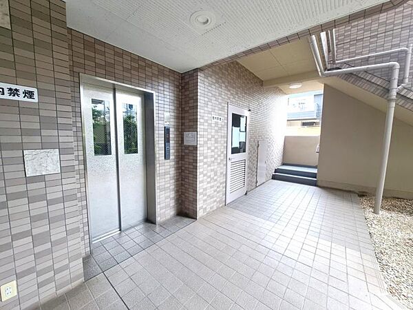 エレベーター　荷物の多い時などに便利なエレベーターを設置。快適なマンションライフをお楽しみいただけます。