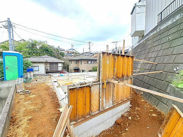 現地の状態をご覧いただくことで、隣接した環境をしっかりとご確認いただけます（2026.4.13撮影）
