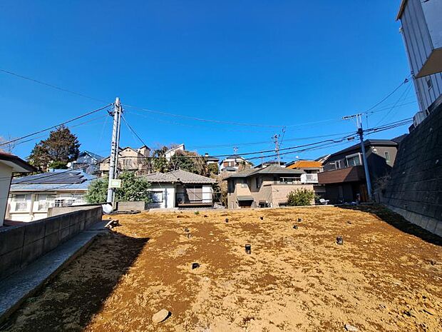 南側からの外観。住む人がいつまでも心地良さを感じ続けられる多様な住空間を創造します。
