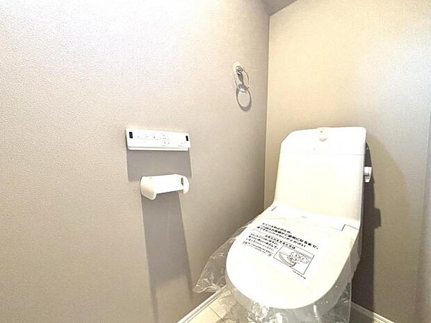 毎日使う場所だからこそ、使い勝手を考慮しました。白を基調に、飽きのこない空間は質感豊かな仕上がりとなっております。