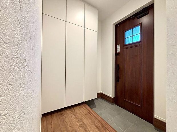 雑多な玄関でなくスッキリ空間としての家の顔にできるよう設計しました。(2026.3.21写真撮影)