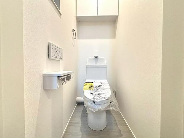 清潔感溢れるトイレ。落ち着いた空間で安らぎのひとときをお過ごしいただけます。(2026.3.21写真撮影)