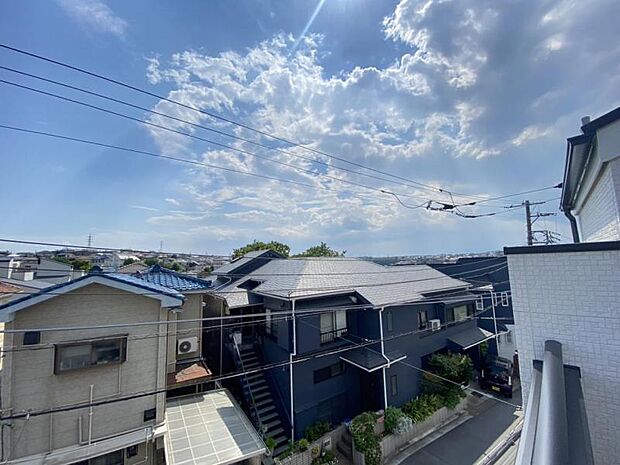 伸びやかな眺望も広がり、爽やかな風を感じて、心躍る素敵な暮らしがはじまります！