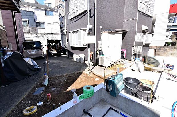 大都市圏でありながら、比較的落ち着いた住環境でファミリー層に人気です。是非一度、現地で日当たりや周辺環境もお確かめください。